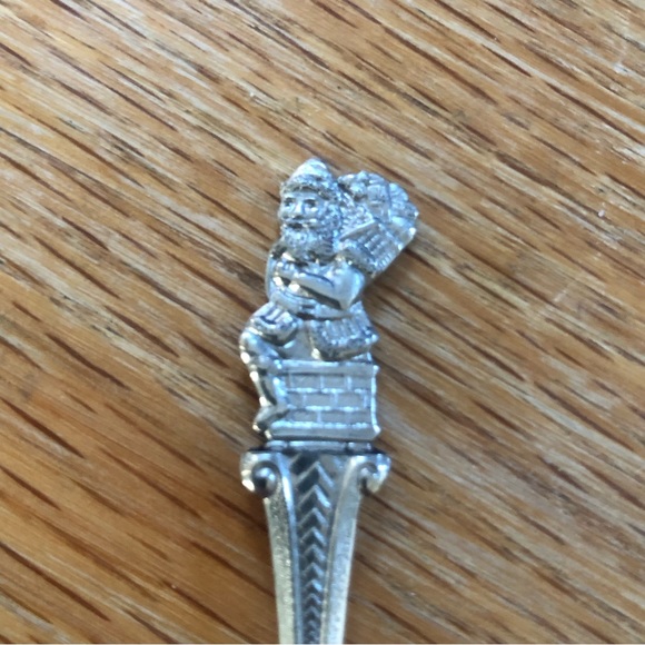 Beautiful Vintage Christmas Bundle of 2 spoons with incredible details - Picture 5 of 15